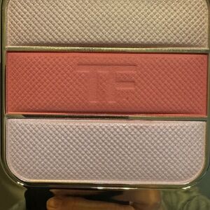 Tom Ford Soleil Contouring Compact in Nude Glow